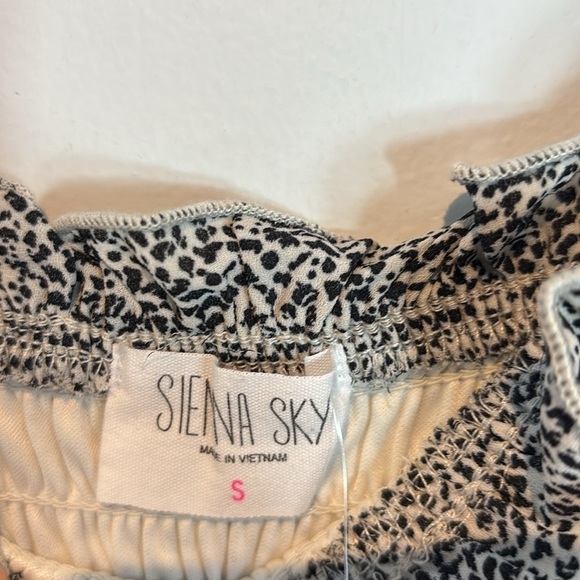 NWT Sienna Sky Knee Length Sun Dress smocked stretch Top tiered skirt size small - Picture 7 of 11